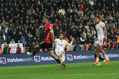 Trendyol Süper Lig: Gençlerbirliği: 1 - Galatasaray: 2 (Maç sonucu)