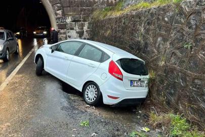 Tünelde kontrolden çıktı, duvara çarptı