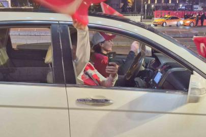 Türkiye’nin 24 yıl sonra Dünya Kupasına gitmesi Ankara’da coşku ile kutlandı