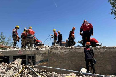 Uşak’ta gerçeği aratmayan deprem tatbikatı gerçekleştirildi