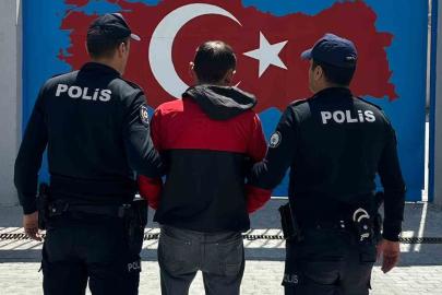 Uyuşturucuyu peçeteye emdirip satıyordu, polis operasyonuyla yakalandı