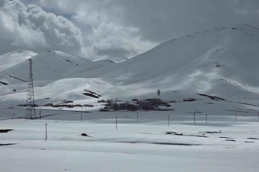 Van’da iki mevsim bir arada