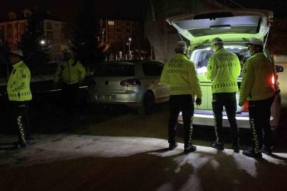 Vatandaşların ihbarı üzerine yakalandı: Abartı egzozlu araç trafikten menedildi