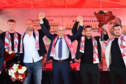 Yağlı güreşlerin efsane ismi Ali Gürbüz’e coşkulu karşılama