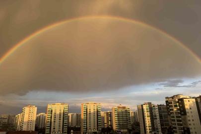 Yağmur sonrası oluşan gökkuşağı hayran bıraktı