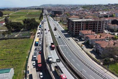 Yalova’da köprülü kavşakta çalışma nedeniyle trafik yoğunluğu