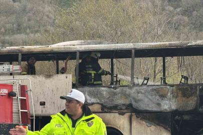 Yalova’da seyir halindeki yolcu otobüsü alevlere teslim oldu