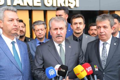 Yaralı öğrencileri ziyaret eden BBP lideri Destici’den ’aile’ vurgusu