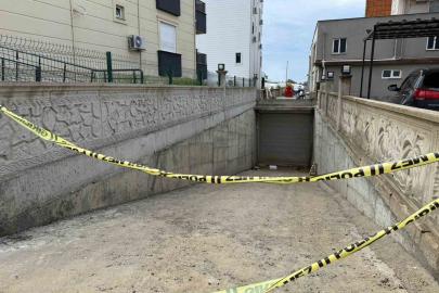 Yolu kısaltmak isterken  apartman boşluğuna düşerek hayatını kaybetti