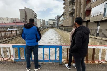 Yüksekova’da bereket taşkını: 10 yıl sonra gelen görsel şölen