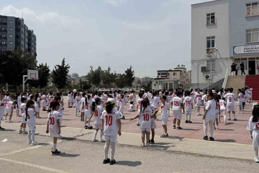 Yüzlerce öğrenciden Arda Güler’e "10 numara" davet