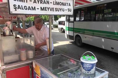 1 Mayıs’ta çalışan seyyar satıcı: "İşçi bayramında en çok işçiler çalışıyor"
