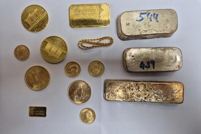 113 bin euro değerinde kaçak altın, komşuya takıldı