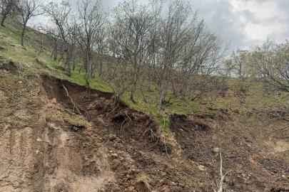Afyonkarahisar’da tabiat parkı yolu heyelan nedeniyle ulaşıma kapandı