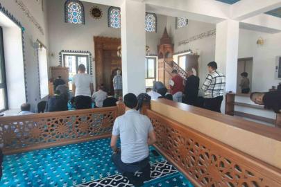 Akçaova TOKİ Camii’nde ilk Cuma namazı kılındı