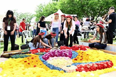 Antalya’da 130 bin çiçekle renkli rekabet