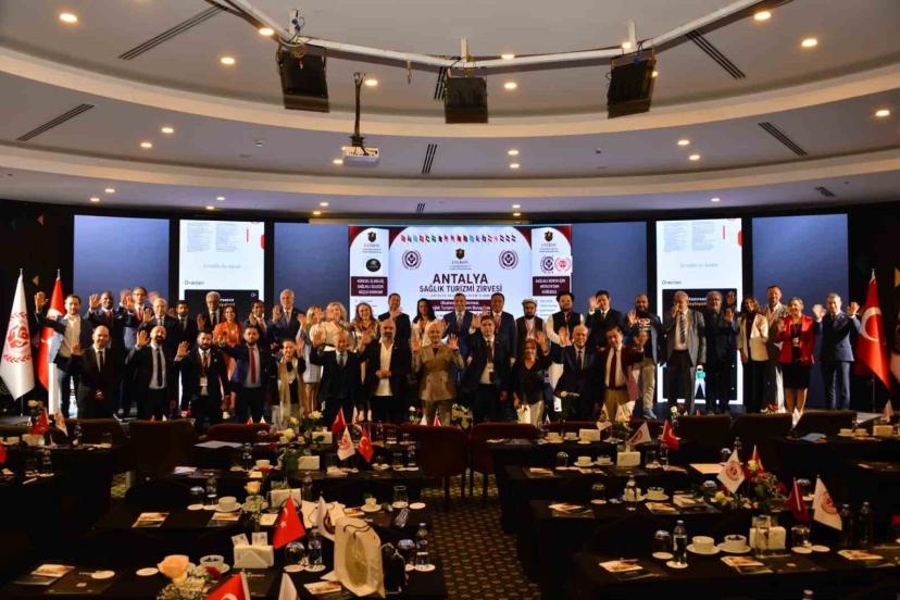 Antalya’da sağlık turizmi zirvesine 100’den fazla ülkeden katılım