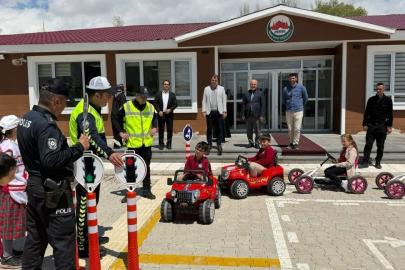 Aydıntepe’de öğrenciler trafik kurallarını uygulamalı öğrendi
