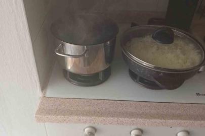 Ayvalık’ta ocakta unutulan yemek paniğe neden oldu