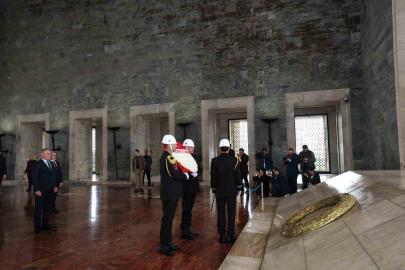 Bakan Bak’tan Anıtkabir’e ziyaret