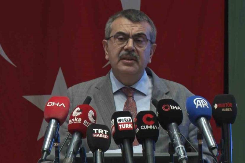 Bakan Tekin: "Teknolojiye yön verecek insanı yetiştiren ülkeler, geleceğin dilini de kendi değerleriyle kurma imkanına sahip olacaklar"
