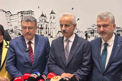 Bakan Uraloğlu, memleketi Trabzon’da hemşehrileri ile bayramlaştı