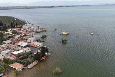 Baraj sınırları içerisindeki köyler aşırı yağışlarla sular içerisinde kaldı