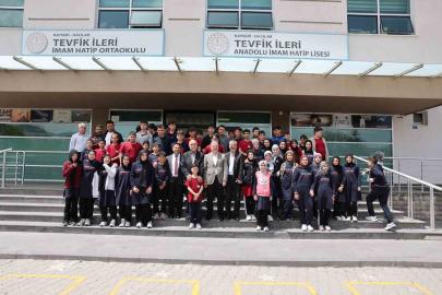 Başkan Özdoğan, gençlerle Kariyer Günleri’nde buluştu