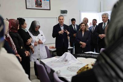 Başkan Uzun: "Atıl yapıları tek tek şehre kazandırıyoruz"