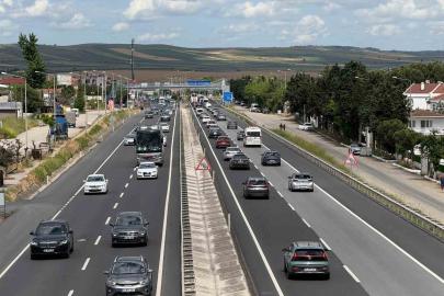 Bayram dönüşünde Tekirdağ-İstanbul yolunda yoğunluk