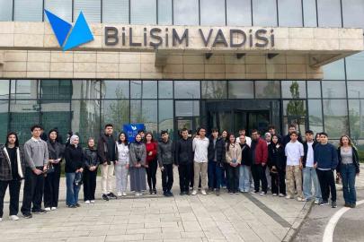 Belediyeden gençlere Bilişim Vadisi gezisi