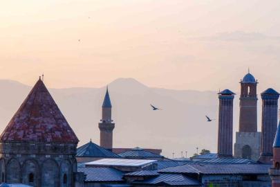 Belgeler konuştu: Erzurum, İzmir’in acısını yüreğinde hissetmiş