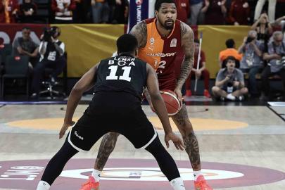 Beşiktaş ile Galatasaray yarı final için parkeye çıkacak