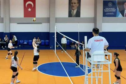 Bilecik’te liseler arası voleybol müsabakası nefes kesti