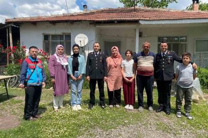 Bilecik’te şehit ve gazi ailelerine bayram ziyareti