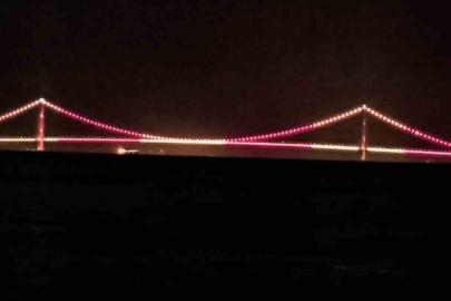 Çanakkale Köprüsü sarı kırmızılı renklerle aydınlatıldı