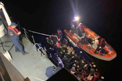 Çanakkale’de mobil radarın tespit ettiği 31 kaçak göçmen ve 1 göçmen kaçakçı yakalandı