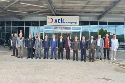 Çankırı’da protokol üyeleri, bayramda çalışan kurum personelleriyle bayramlaştı