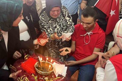 Çorum’da temsili askerlik yapacak engelli bireylere asker kınası yakıldı