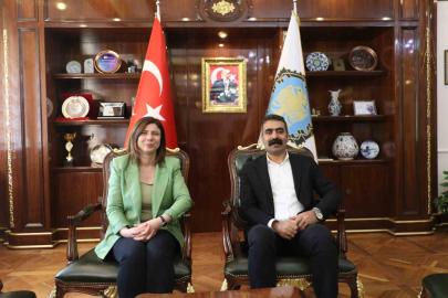 DBB’nin düzenleyeceği barış paneline CHP’li Özgür Özel, MHP’li Feti Yıldız da davet edildi