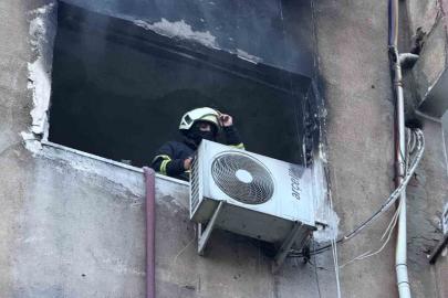 Diyarbakır’da ev yangını: İtfaiye eri yaralandı, 2 kişi dumandan etkilendi