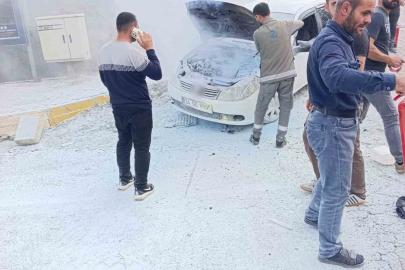 Diyarbakır’da seyir halindeki araç alevlere teslim oldu
