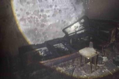 Diyarbakır’da üçlü prizden çıkan yangın evi küle çevirdi