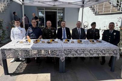 Edremit’te resmi bayramlaşma töreni