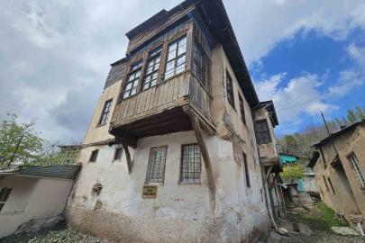 Elazığ’da 450 yıllık konak geçmişin izlerini taşıyor