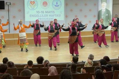En değerli çocukların en özel günlerinde velilerin gösterisi alkış topladı