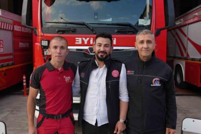 Enkaz altında kurulan kardeşlik