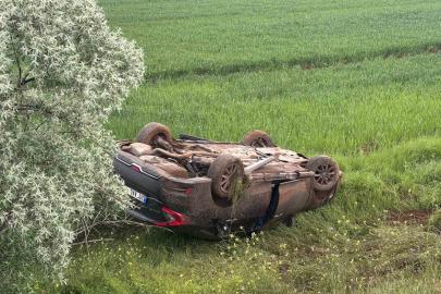 Erzincan’da şarampole devrilen otomobildeki 4 kişi yaralandı