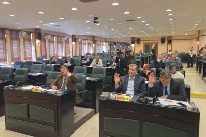 Eski başkanların ismi komisyondan oy çokluğuyla geçti