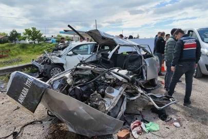 Feci kazada hayatını kaybeden çift ve 10 yaşındaki kızları toprağa verildi